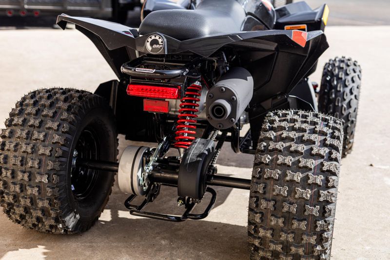 2025 Can-Am RENEGADE X XC 110 EFI BLACK AND LEGION REDImage 5