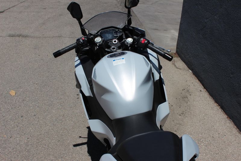 Used 2025 Kawasaki NINJA 500 Image 7
