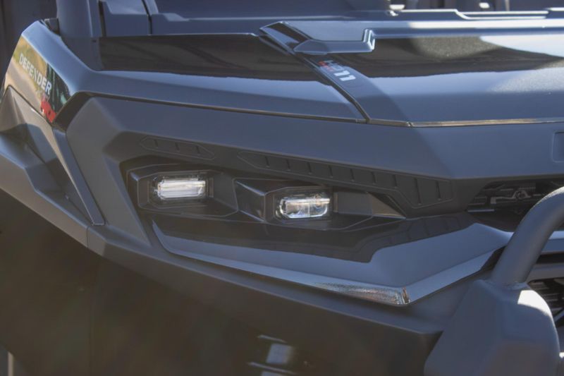 NEW 2026 CAN-AM DEFENDER XT HD11 WITH 1025 INCH TOUCHSCREEN Image 7