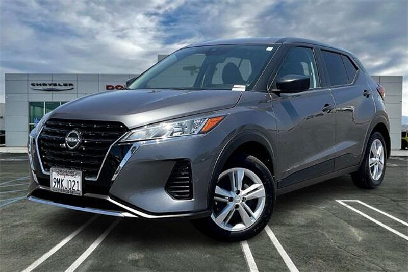 Used 2024 Nissan Kicks SImage 1