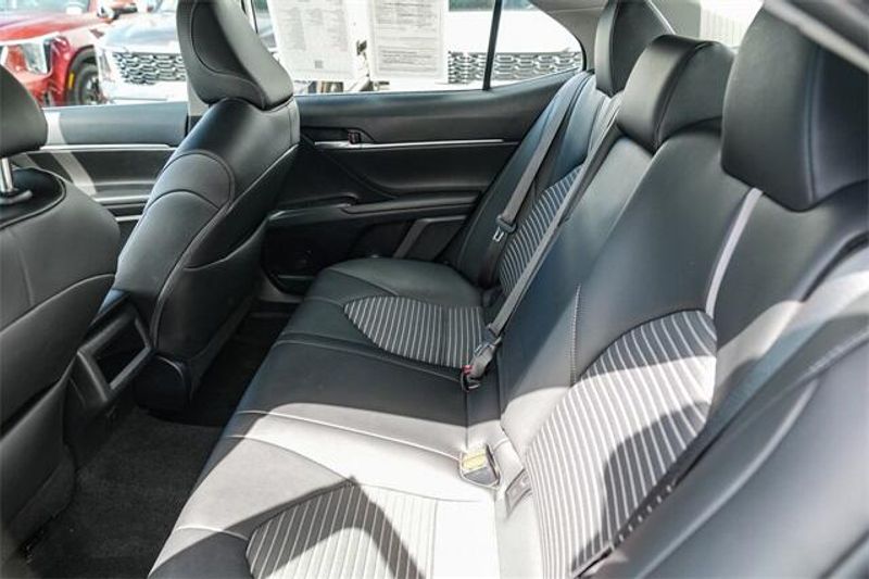 2023 Toyota Camry SEImage 19