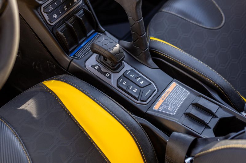 NEW 2025 CAN-AM MAVERICK R X RS WITH SMARTSHOX 999T DCT CARBON Image 5