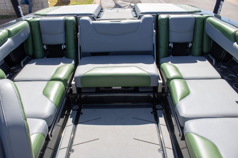 2023 MALIBU M220Image 18