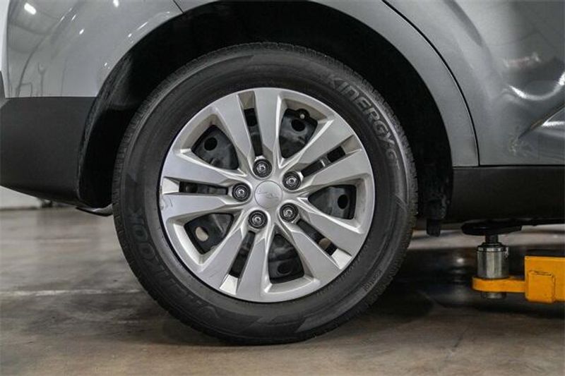 Used 2022 Kia Soul LXImage 12