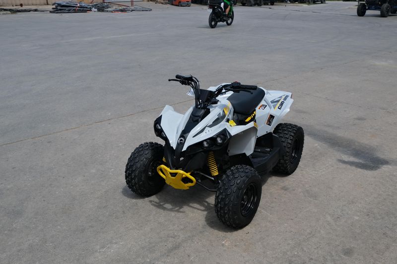 2025 Can-Am RENEGADE 70 EFI CATALYST GRAY AND NEO YELLOW Image 7