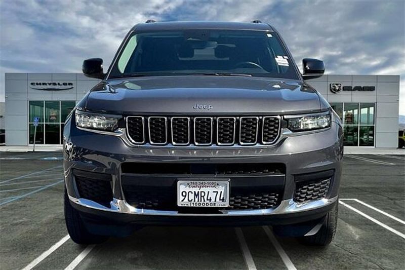 2022 Jeep Grand Cherokee L LaredoImage 2