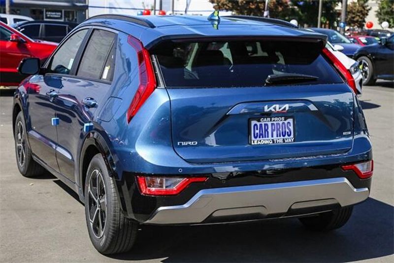 New 2025 Kia Niro SXImage 15