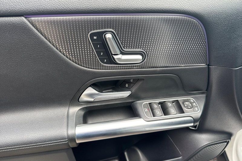 Used 2021 Mercedes-Benz GLA GLA250Image 11