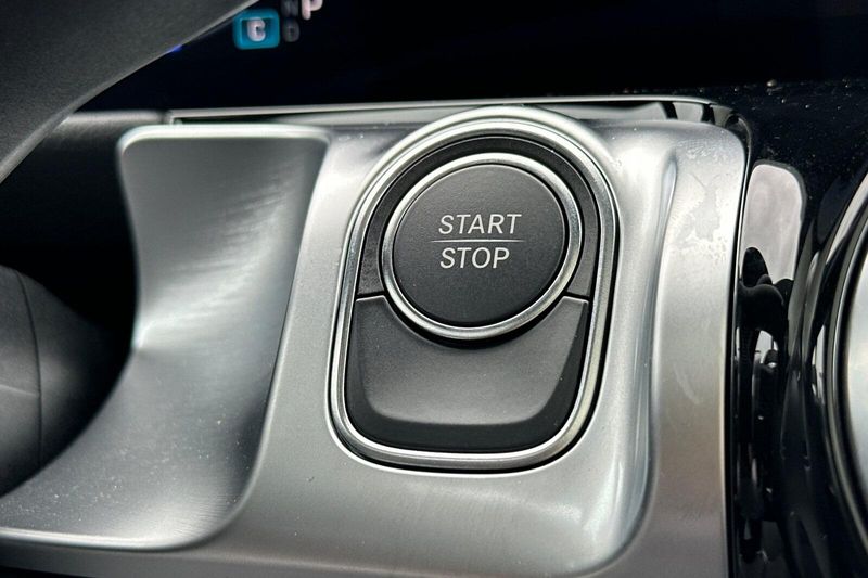 2024 Mercedes-Benz EQB 300Image 25