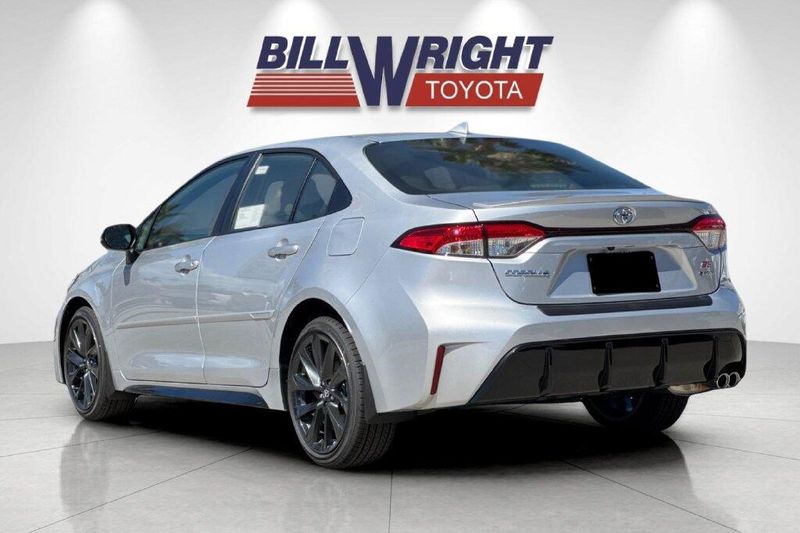 New 2027 Toyota Corolla Hybrid SEImage 5
