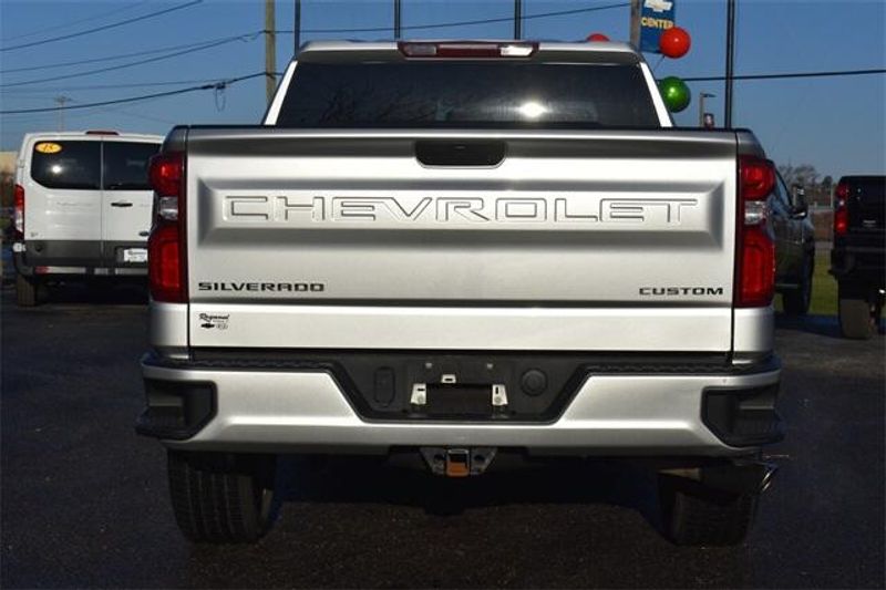 2021 Chevrolet Silverado 1500 CustomImage 4