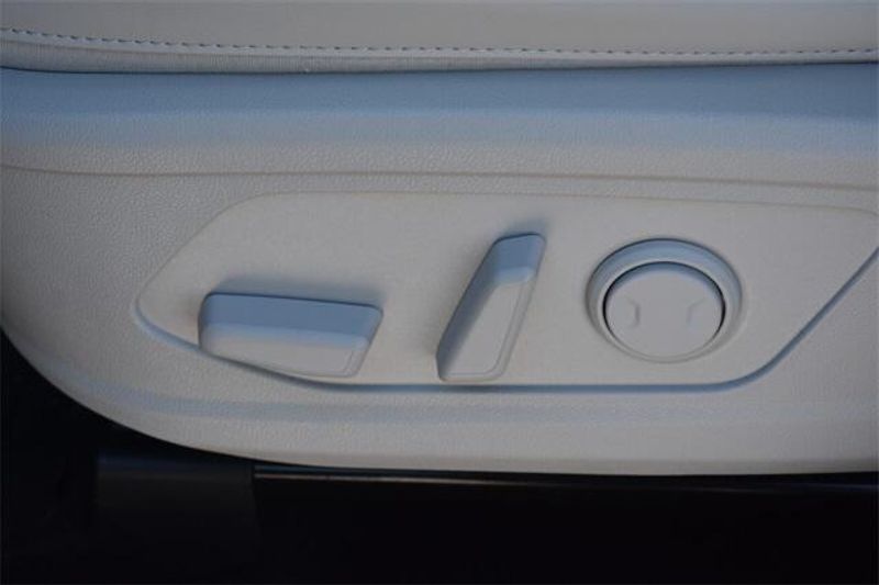 New 2025 Kia Sorento X-Line EXImage 23