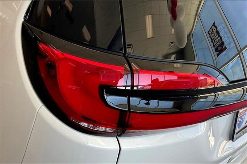 2025 Chrysler Pacifica SelectImage 11