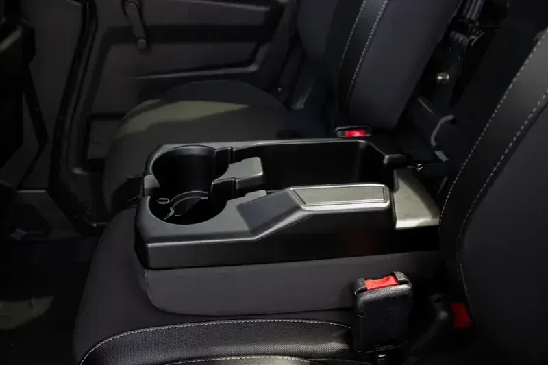 NEW 2026 CAN-AM DEFENDER MAX LIMITED CAB HD11 Image 30