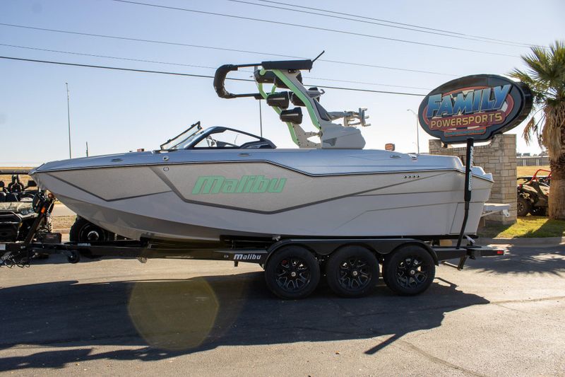 NEW 2026 MALIBU WAKESETTER M230 Image 1