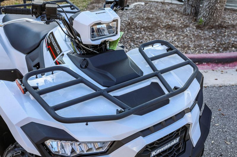2025 Kawasaki BRUTE FORCE  450 4X4 WHITE Image 16