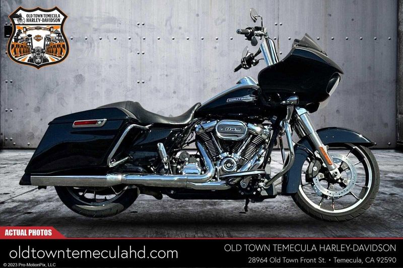 2022 Harley-Davidson Road Glide in a Black exterior color. BMW Motorcycles of Temecula – Southern California (951) 506-6903 bmwmotorcyclesoftemecula.com 