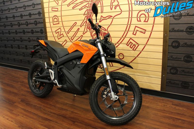 2023 Zero DS  in a Quicksand exterior color. Motorcycles of Dulles 571.934.4450 motorcyclesofdulles.com 