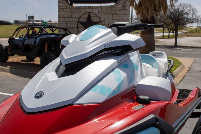 NEW 2025 YAMAHA VX LIMITED Image 12