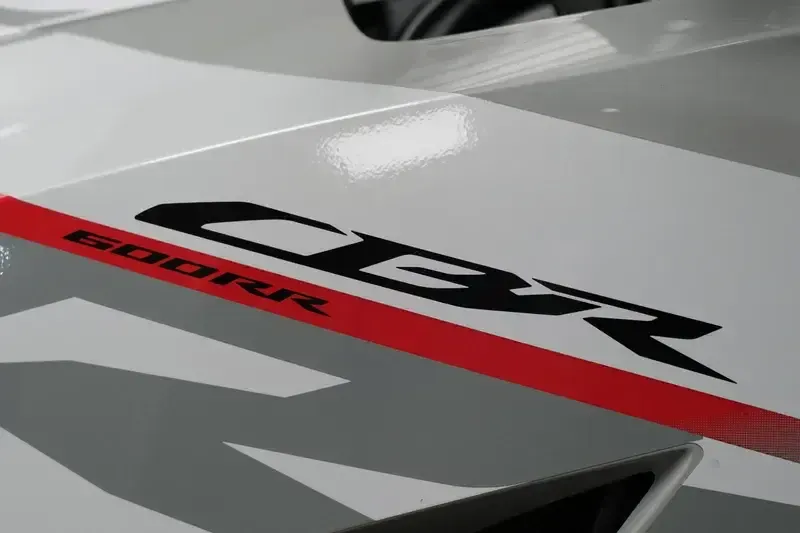 NEW 2026 HONDA CBR600RR Image 12