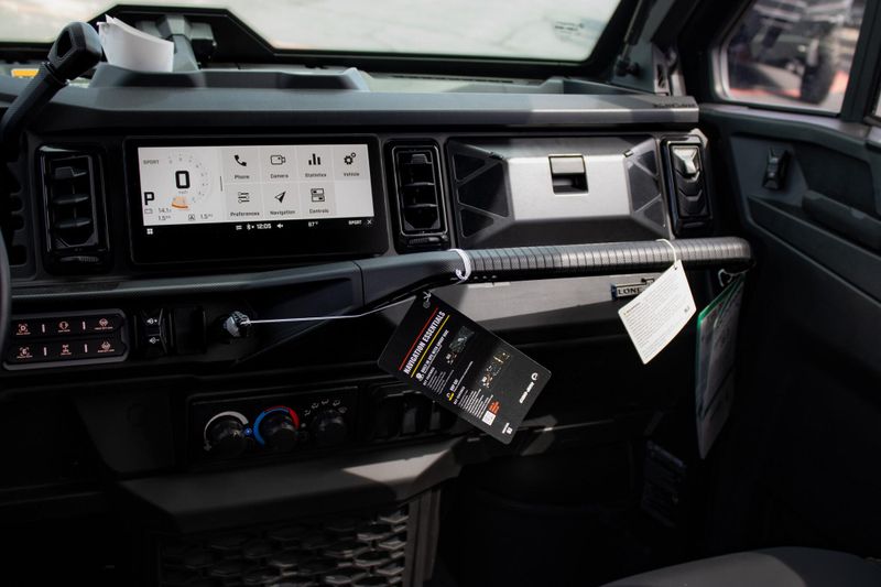 NEW 2026 CAN-AM DEFENDER MAX LONE STAR CAB HD11 Image 22