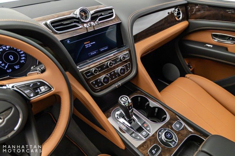 2024 Bentley Bentayga Hybrid V6Image 18