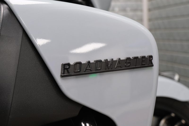 NEW 2025 INDIAN MOTORCYCLE ROADMASTER POWERPLUS DARK HORSE Image 14