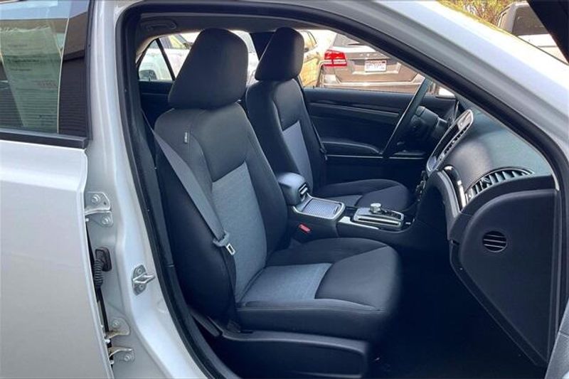 Used 2023 Chrysler 300 TouringImage 6