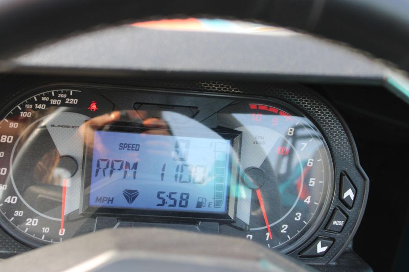 Used 2023 Polaris SLINGSHOT R MANUAL Image 33