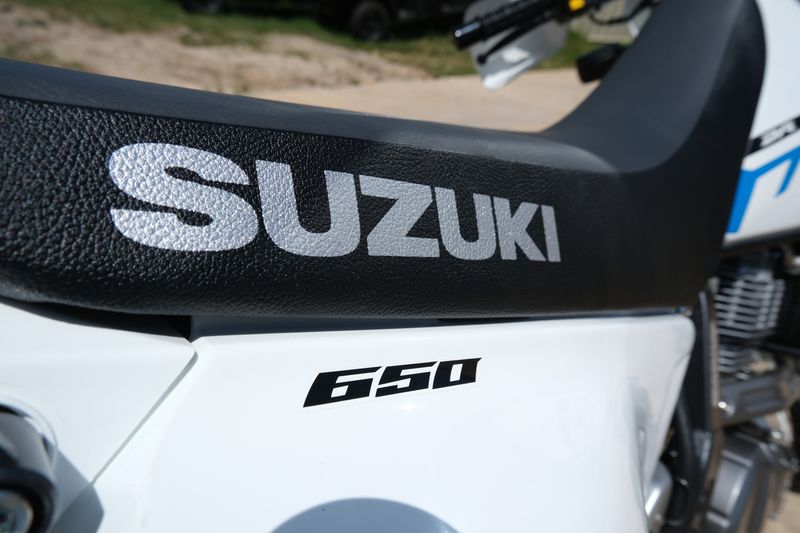 2025 Suzuki DR 650 S WHITEImage 13