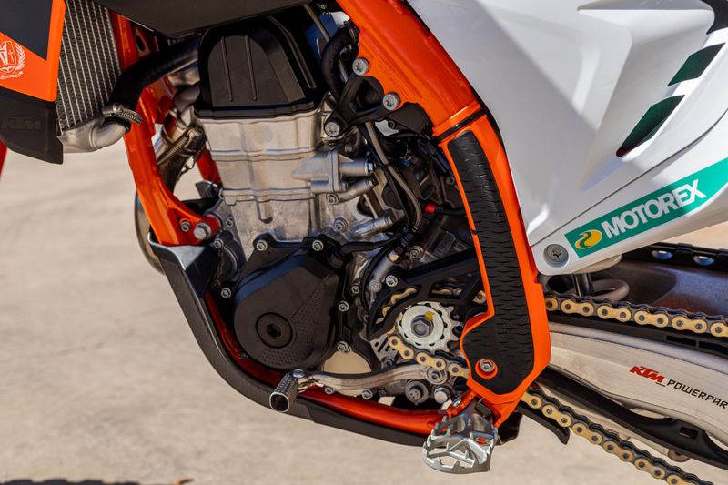 2025 KTM 450 SXF FACTORY EDITION Image 15