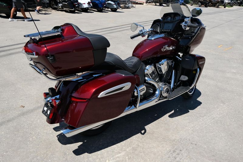 NEW 2025 INDIAN MOTORCYCLE PURSUIT LIMITED Image 3