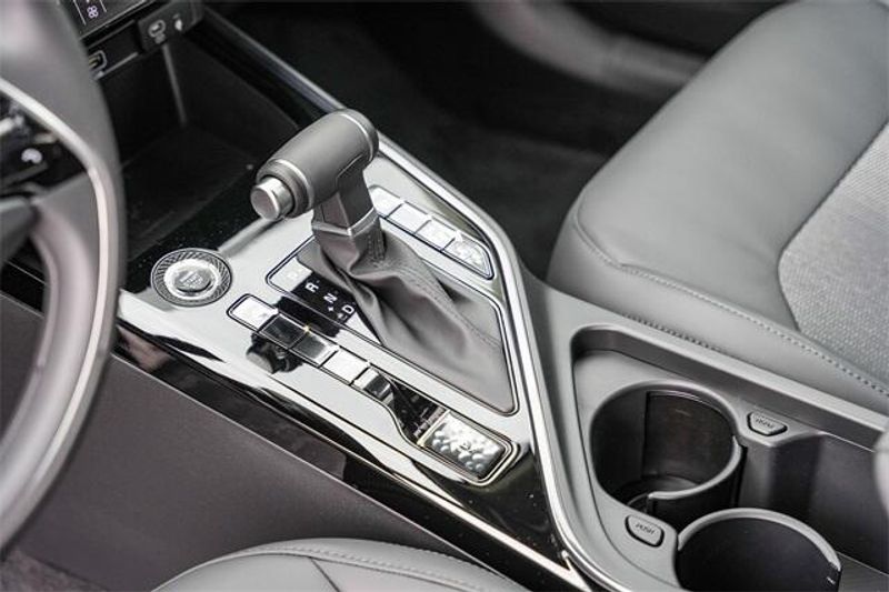 New 2025 Kia Niro EX TouringImage 21
