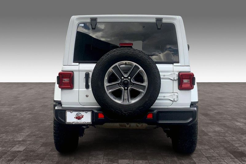 2019 Jeep Wrangler Unlimited Sahara photo 4