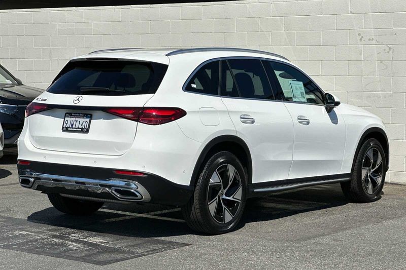 2024 Mercedes-Benz GLC 300Image 4