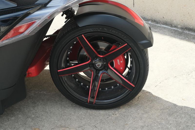 2020 Polaris SLINGSHOT R BLACK AND RED Image 7