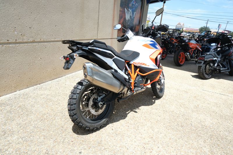 2024 KTM 1290 SUPER ADVENTURE R OT WHITEImage 13