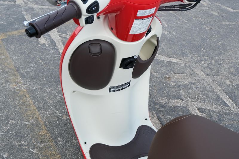 NEW 2025 HONDA METROPOLITAN Image 17
