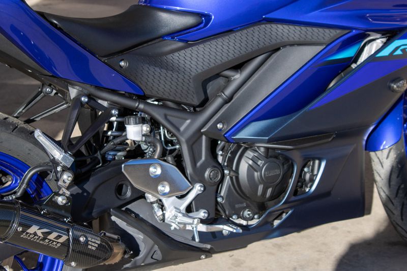 USED 2024 YAMAHA YZFR3 ABS Image 11