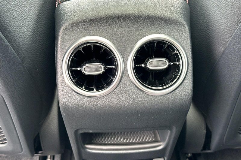 2024 Mercedes-Benz EQB 300Image 14
