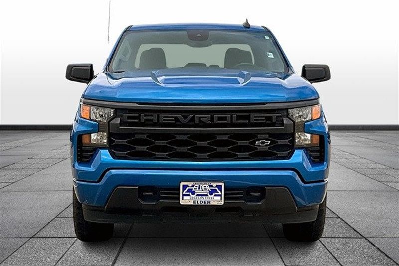 2023 Chevrolet Silverado 1500 CustomImage 3