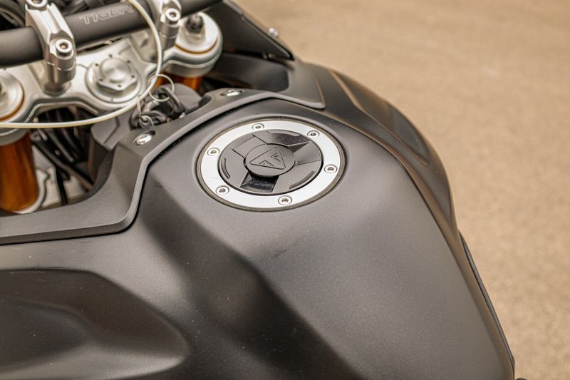 USED 2024 TRIUMPH TIGER 900 RALLY PRO RALLY ARAGON EDITION Image 4