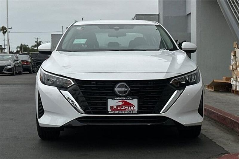 New 2025 Nissan Sentra SVImage 6