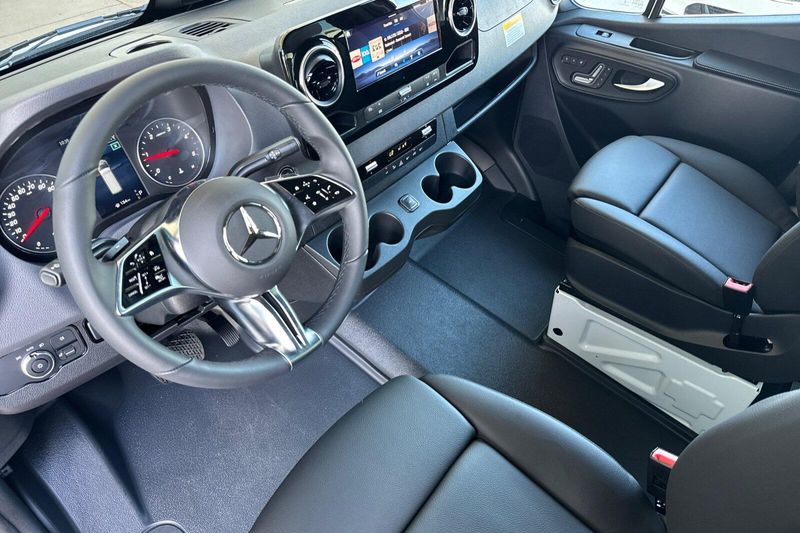 New 2026 Mercedes-Benz Sprinter 2500 Image 7
