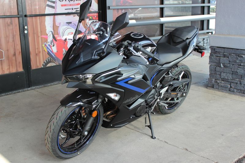 New 2025 Kawasaki NINJA 500 ABS Image 3