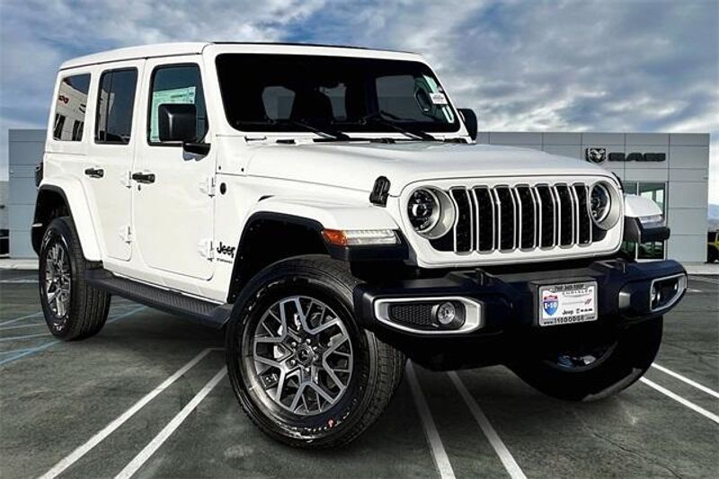 2025 Jeep Wrangler 4-door SaharaImage 14