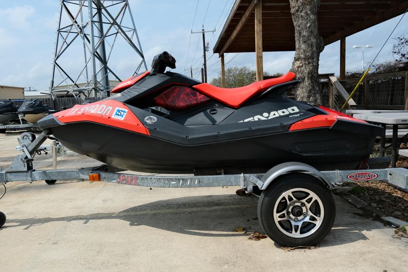 USED 2016 SEADOO PW SPARK 2UP 900HO CR 16 Image 6