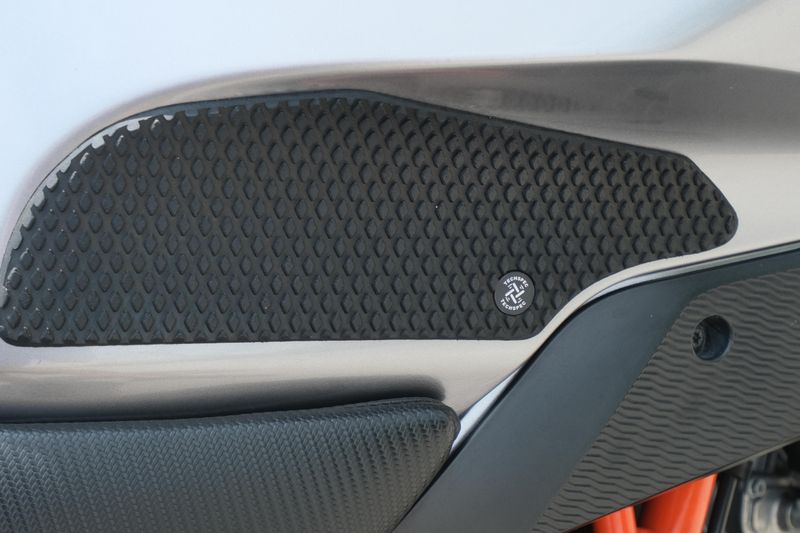 2016 KTM 1290 SUPER DUKE GREY AND ORANGE Image 24