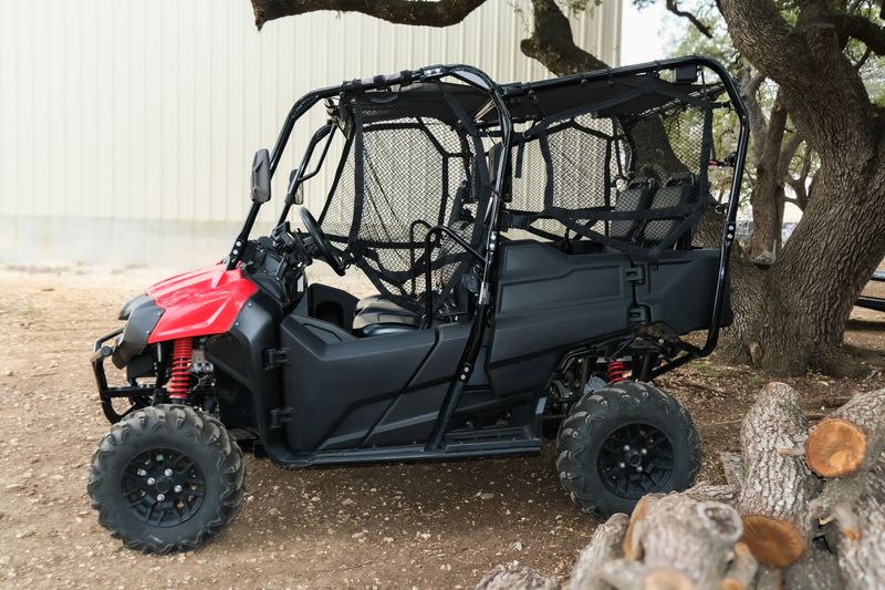 2024 Honda PIONEER 7004 DELUXE REDImage 9