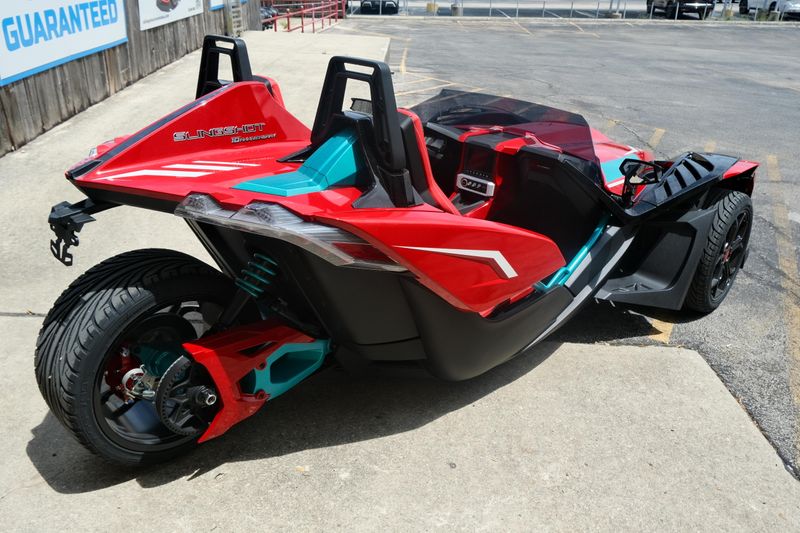 2025 Polaris SLINGSHOT 10 RADIANT RED PEARL Image 3